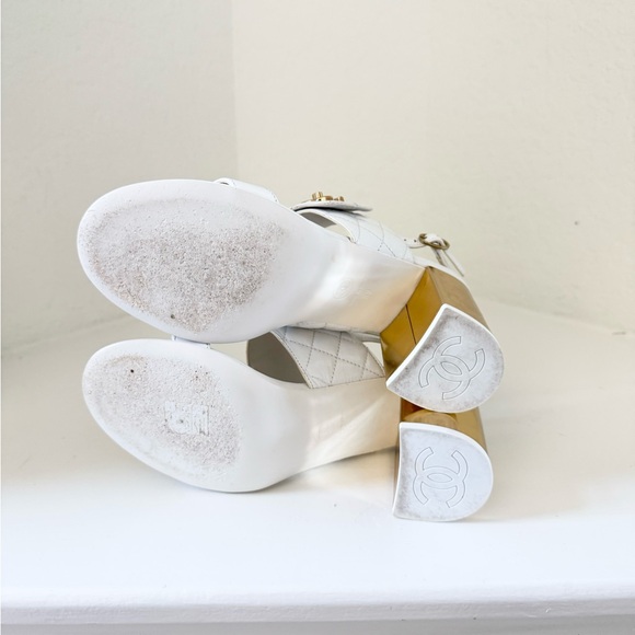 CHANEL White Patent Quilted Leather Gold CC Logo Sandals EUR 39 (US size 8) - Picture 11 of 14